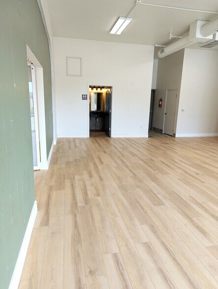 More Photos Of 1255-1263 S Monroe Ave, Green Bay Unknown For Lease