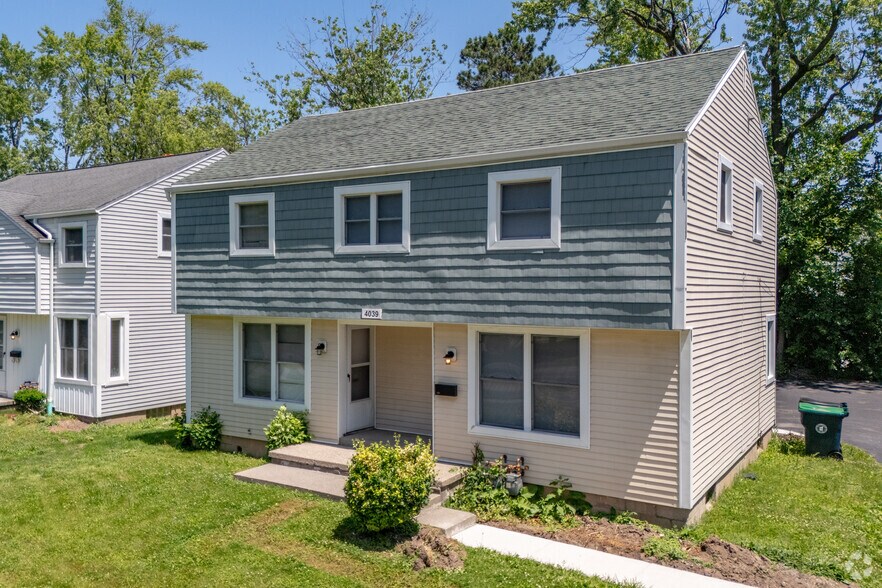 Primary Photo Of 4075 Harlem Rd, Amherst Apartments For Sale