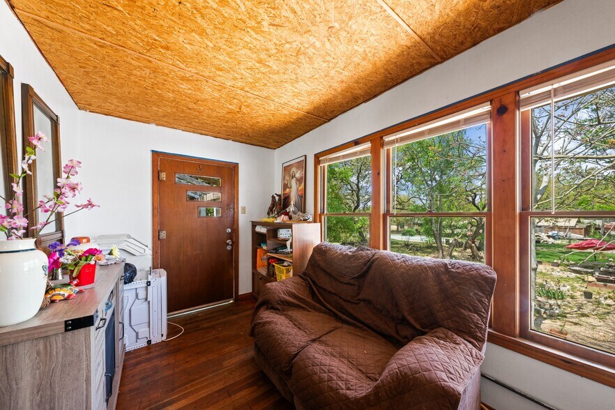 More Photos Of 4455 Highway 27, Kerrville Flex For Sale