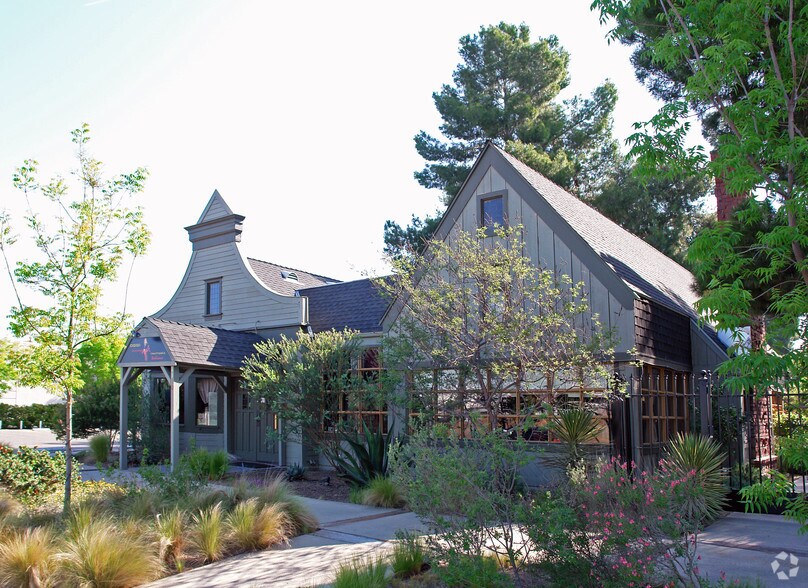 More Photos Of 1110-1130 N Van Ness Ave, Fresno General Retail For Sale