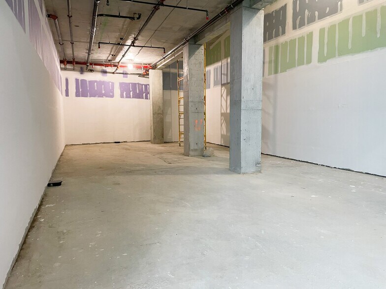 More Photos Of 228 Berry St, Brooklyn Apartments For Lease