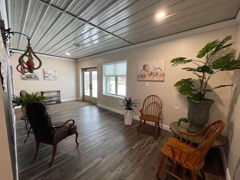 More Photos Of 1655 Plett Rd, Cadillac Office Residential For Lease