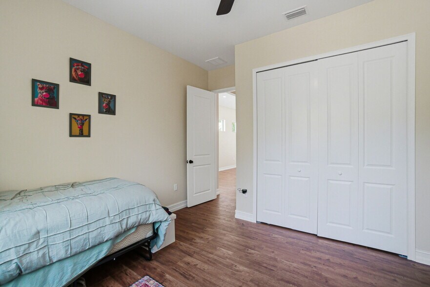 More Photos Of 4120 3rd Ave NW, Naples Apartments For Sale