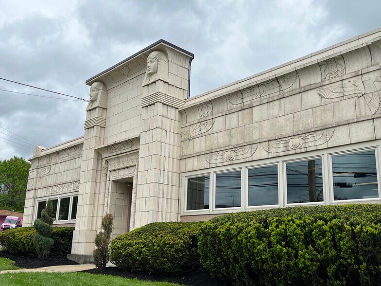 More Photos Of 810 Noblestown Rd, Carnegie Office For Sale