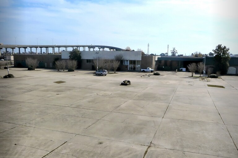 Primary Photo Of 6001 Woodland Hwy, New Orleans Self Storage For Lease