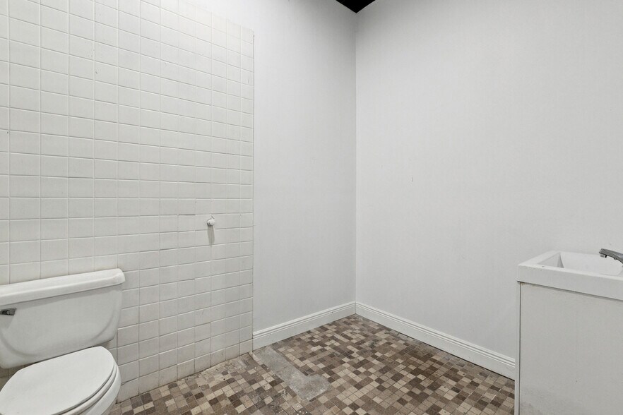 More Photos Of 6241 Westbank Expy, Marrero Restaurant For Sale