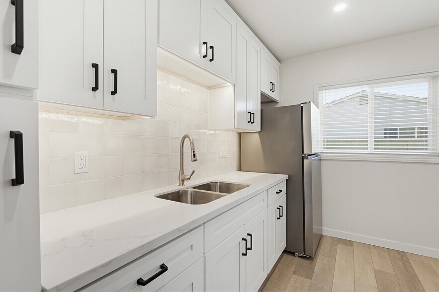 More Photos Of 413 S Myers St, Oceanside Apartments For Sale