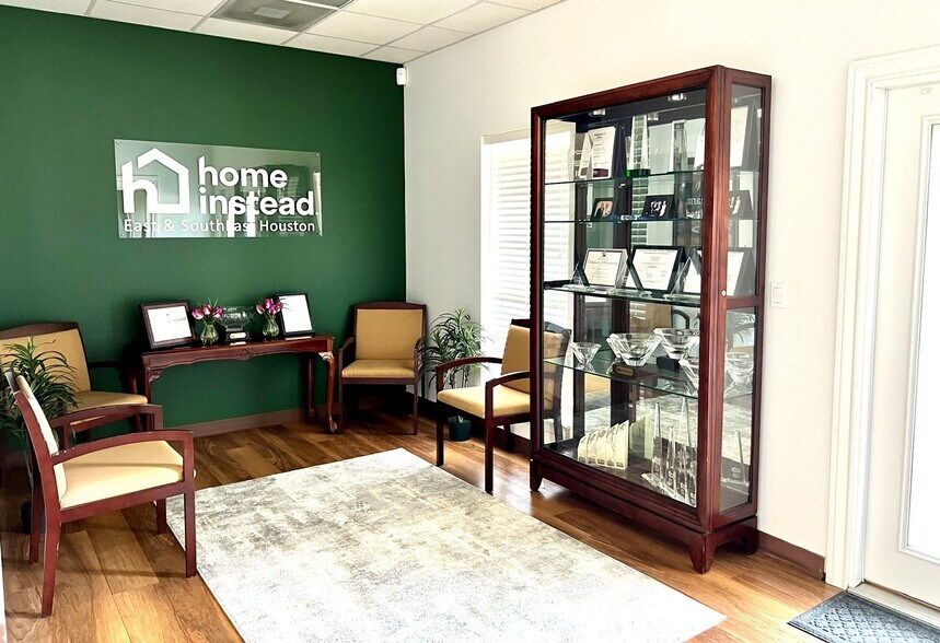 More Photos Of 3210 Strawberry Rd, Pasadena Medical For Sale