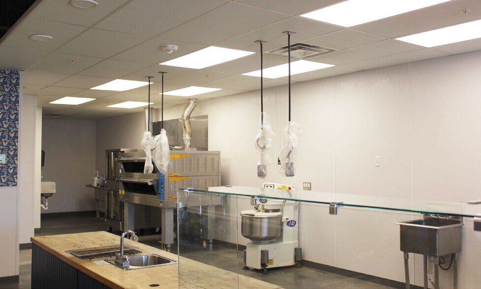 More Photos Of 19585 Hess Rd, Parker Storefront For Lease