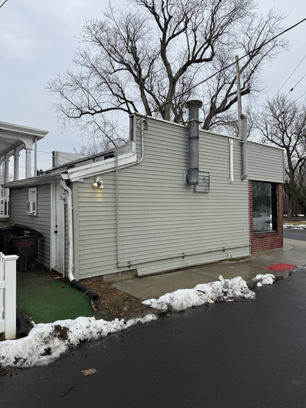 More Photos Of 18 1/2 Wolfhill Ave, Oceanport General Retail For Lease