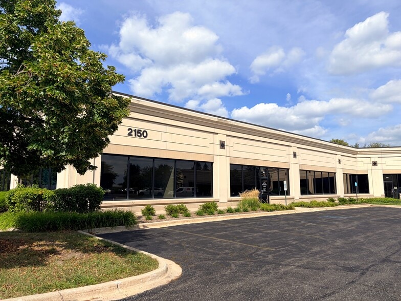 Primary Photo Of 2150 Point Blvd, Elgin Showroom For Lease