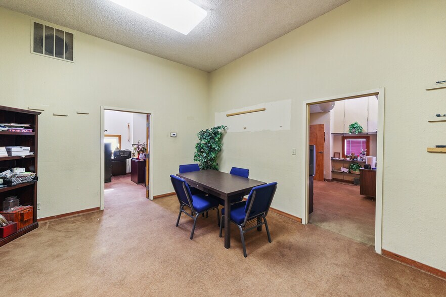 More Photos Of 1415 E Ramsey St, Banning Religious Facility For Lease