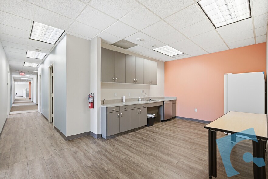 More Photos Of 250 Decker Dr, Irving Office For Lease