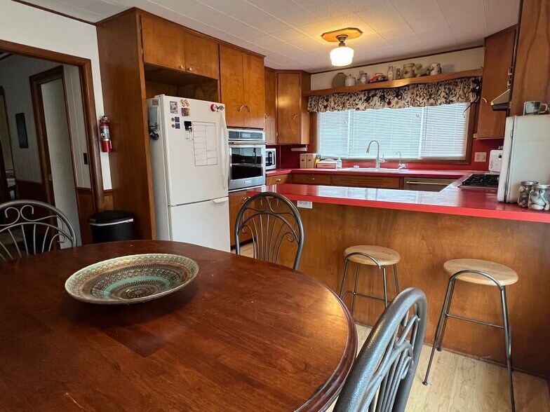 More Photos Of 17229 Northwood Hwy, Arcadia Hotel For Sale