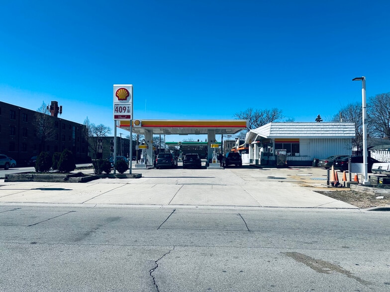 More Photos Of 1200 W Touhy Ave, Park Ridge Service Station For Sale