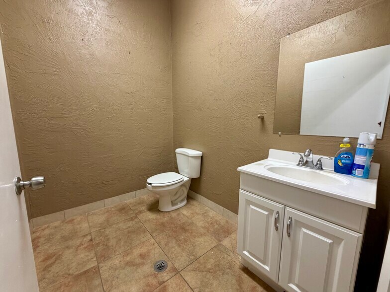 More Photos Of 501 N State St, Bunnell Unknown For Lease