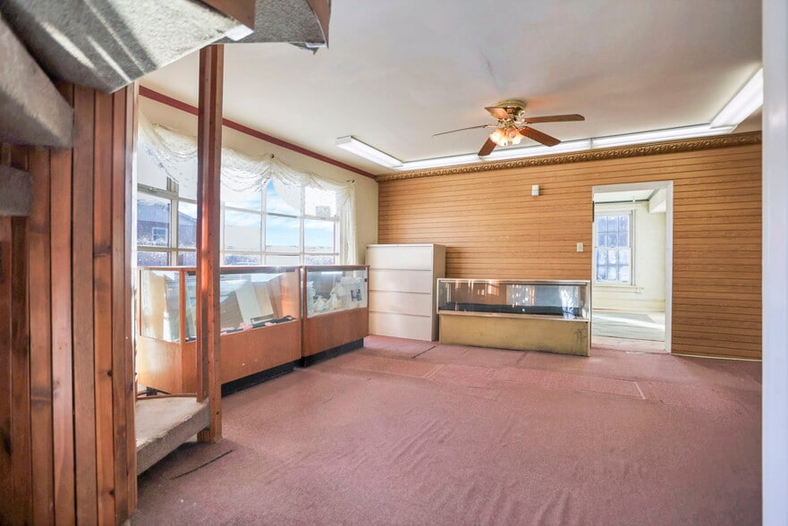 More Photos Of 3900 Noe Bixby Rd, Columbus Storefront Retail Residential For Sale