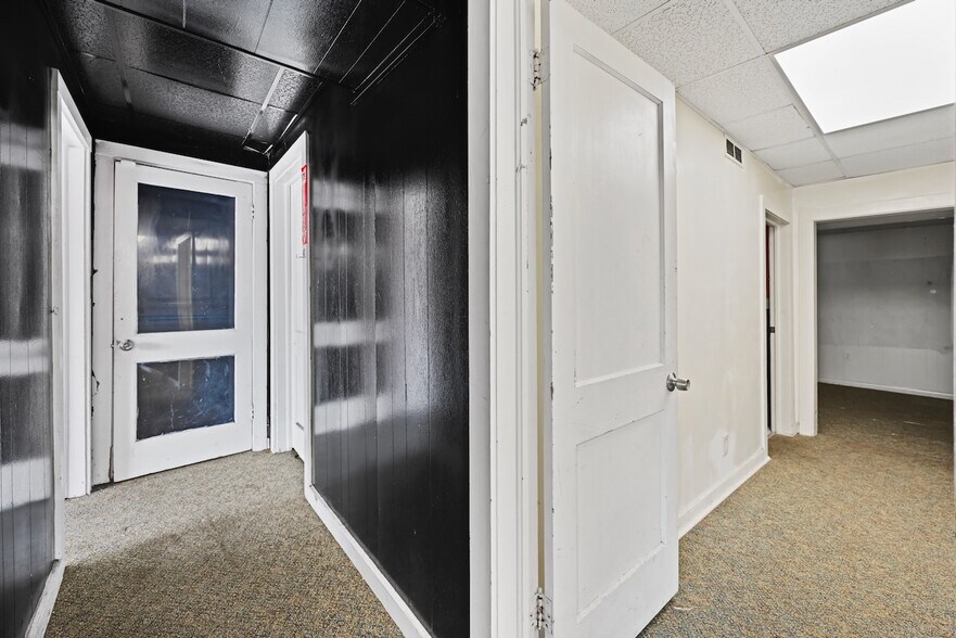 More Photos Of 1530 Nabell Ave, East Point Warehouse For Lease