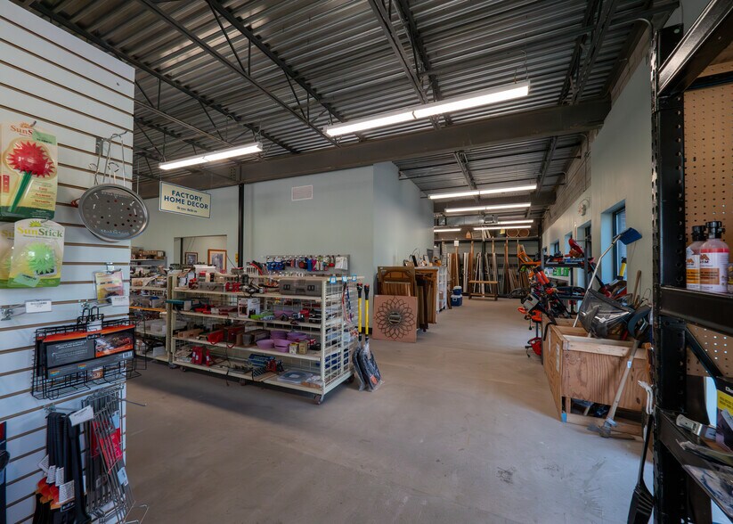 More Photos Of 2555 Bethel Rd, Columbus Freestanding For Lease