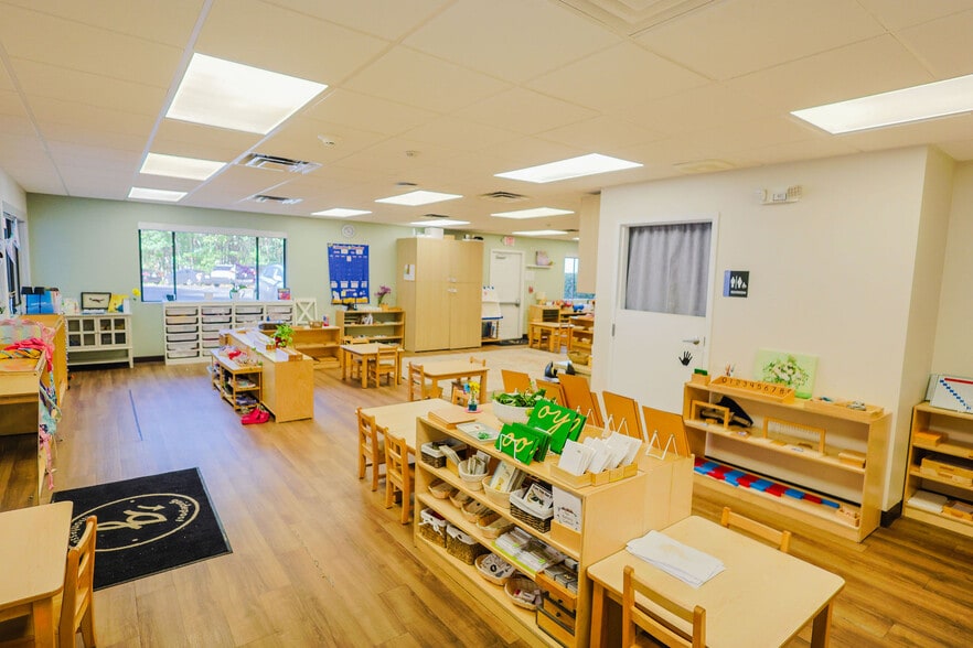 More Photos Of 2358 Shallowford Rd, Marietta Daycare Center For Sale