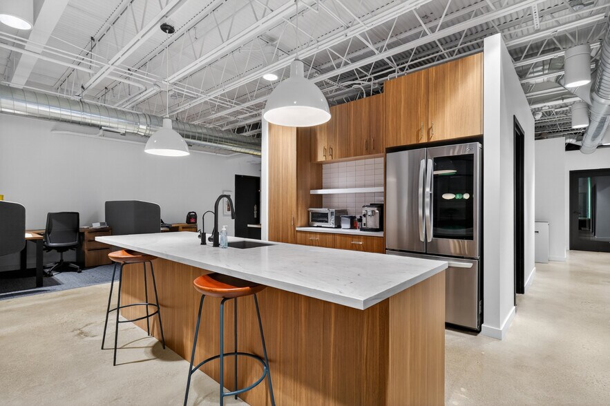 More Photos Of 26622 Woodward Ave, Royal Oak Office For Lease