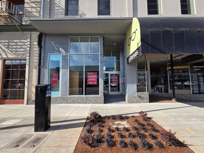 More Photos Of 174-188 NE Commercial St, Salem Storefront Retail Office For Lease
