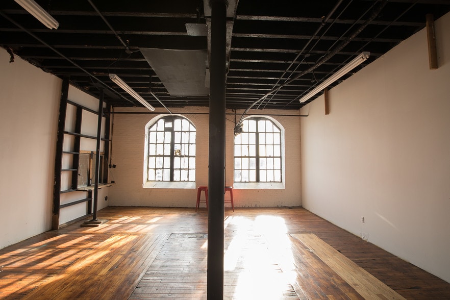 More Photos Of 70 Spruce St, Paterson Warehouse For Sale