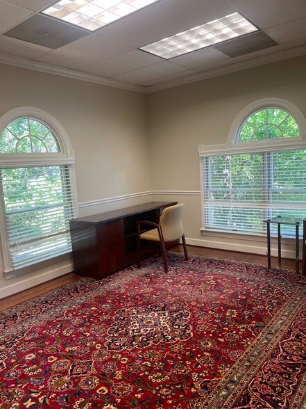 More Photos Of 880 Johnnie Dodds Blvd, Mount Pleasant Office Residential For Lease