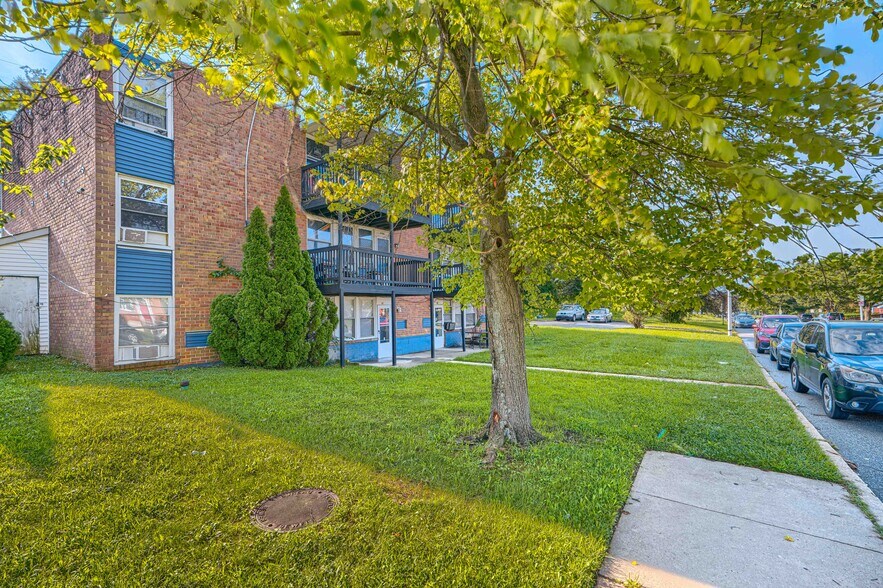 More Photos Of 5461 Cedonia Ave, Baltimore Apartments For Sale