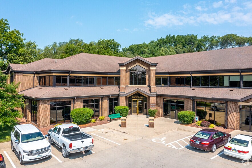 More Photos Of 14225 University Ave, Waukee Office For Lease