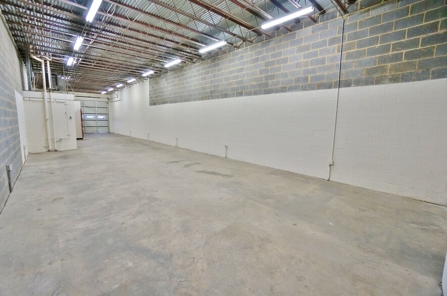 More Photos Of 601-615 Lofstrand Ln, Rockville Warehouse For Lease
