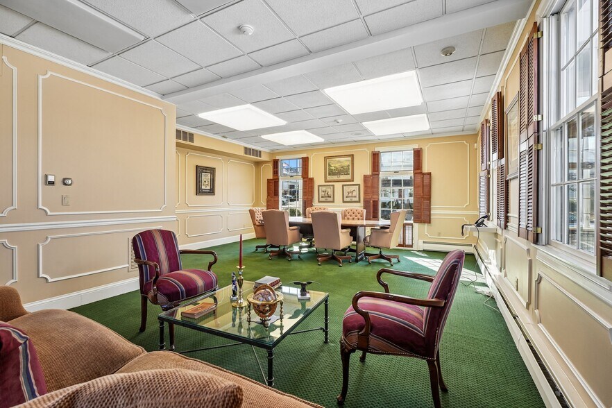 More Photos Of 37 Park Ave, Lyndhurst Office For Sale