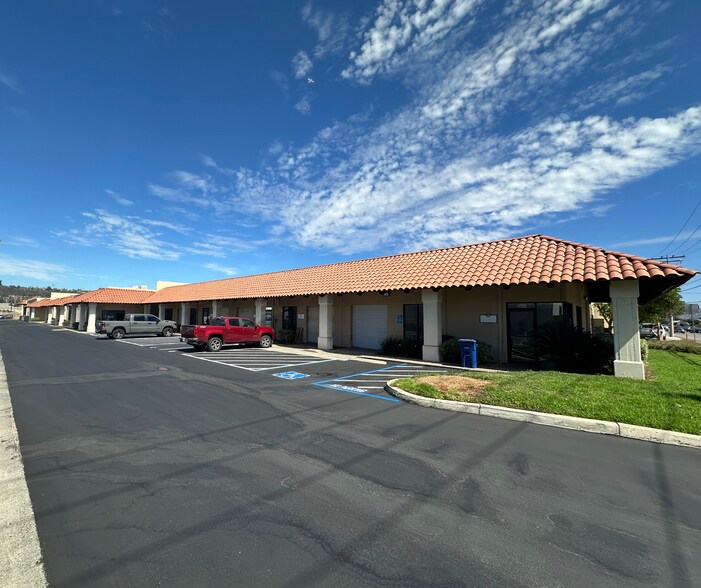 Primary Photo Of 1160 Pioneer Way, El Cajon Manufacturing For Lease