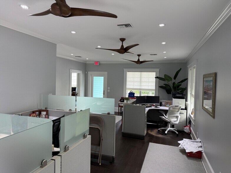 More Photos Of 619 Turner St, Clearwater Office For Lease