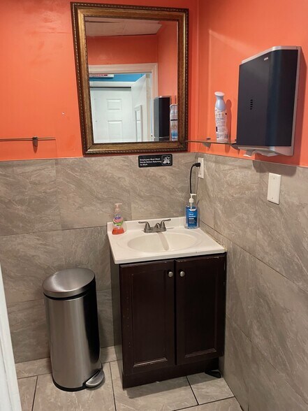 More Photos Of 13 Elm St, Westfield Restaurant For Lease