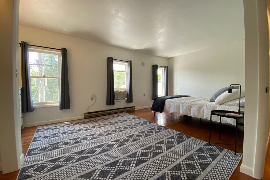More Photos Of 53470 NY-30 Hwy, Roxbury Flex For Sale