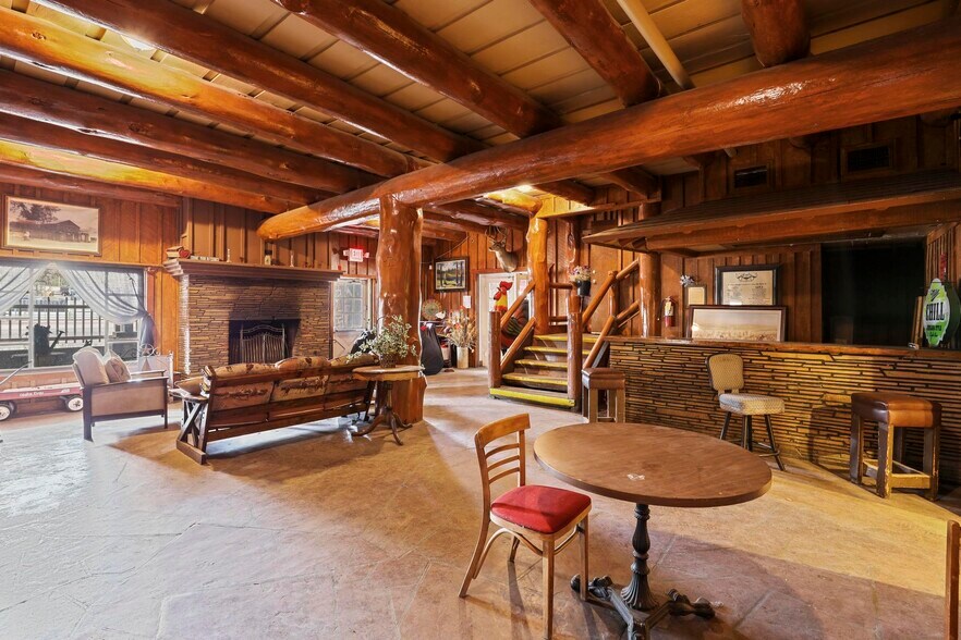 More Photos Of 607 W Main St, Payson Bar For Sale