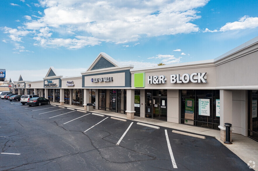 More Photos Of 7322-7346 Kenwood Rd, Cincinnati Storefront For Lease