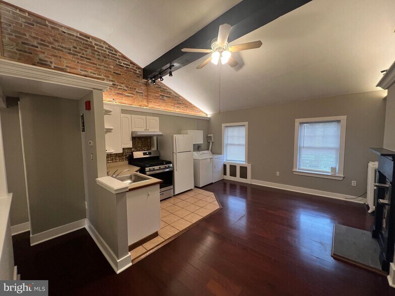 More Photos Of 120 W Girard Ave, Philadelphia Apartments For Sale