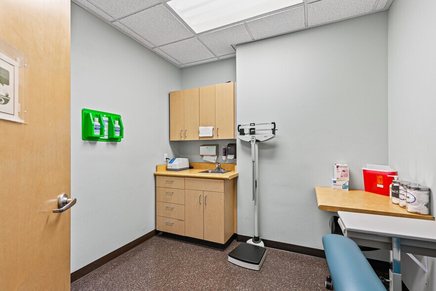 More Photos Of 3144 State St, Medford Healthcare For Lease
