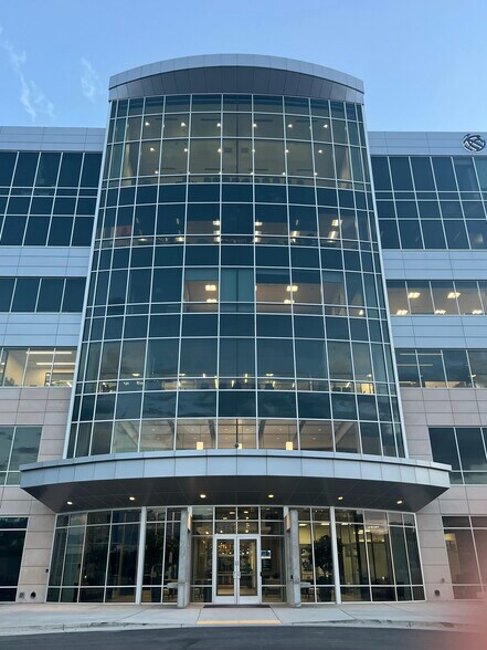 More Photos Of 3451 N Triumph Blvd, Lehi Office For Lease