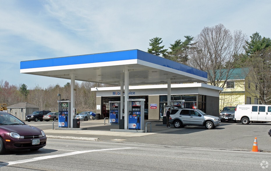 More Photos Of 70 Lafayette Rd, North Hampton Service Station For Lease