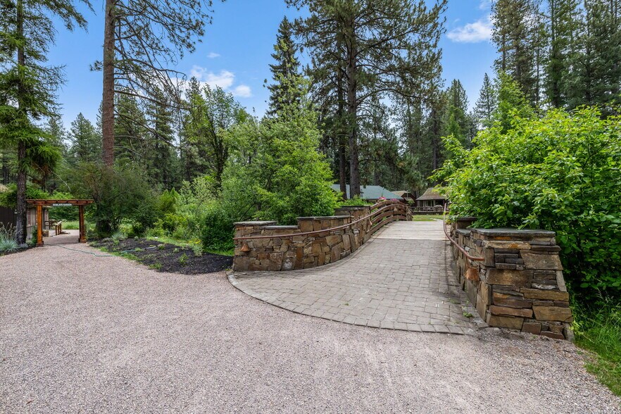 More Photos Of 13375 SW Forest Service Rd, Camp Sherman Hotel For Sale