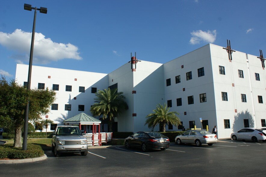 More Photos Of 3700 34th St, Orlando Office For Lease
