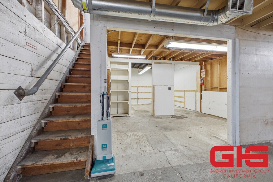 More Photos Of 2020 S Mesa St, San Pedro Industrial For Sale