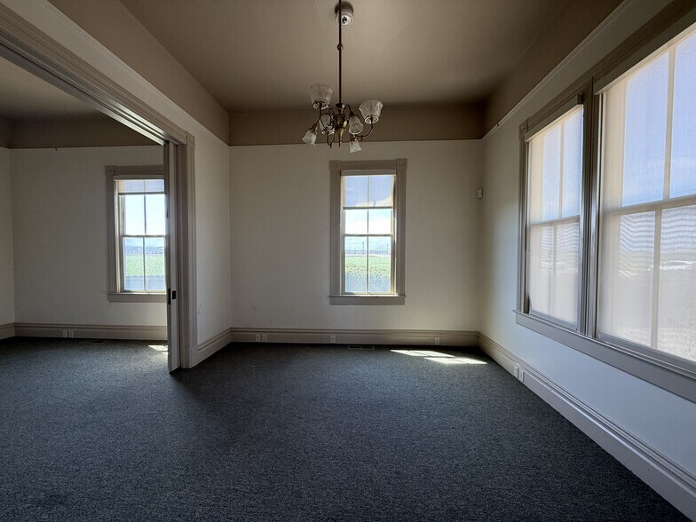 More Photos Of 425 W Blanco Rd, Salinas Office For Lease