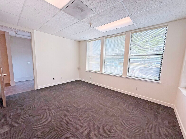 More Photos Of 1055 Broadway, Sonoma Office For Lease