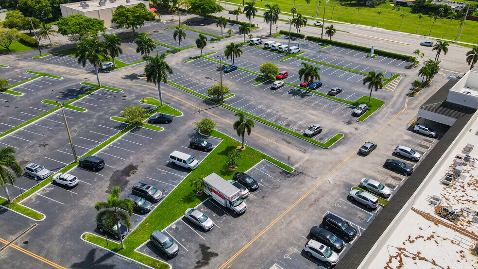 More Photos Of 941 Kimberly Blvd, North Lauderdale Unknown For Lease