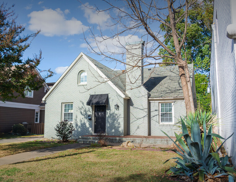 Primary Photo Of 2117 Commonwealth Ave, Charlotte Medical For Lease