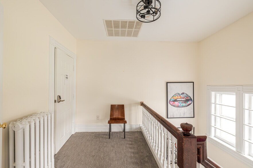 More Photos Of 437 E Allen St, Hudson Office For Sale
